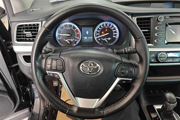 Used Toyota Highlander 2017 2.0T Four-Wheel Drive Luxury Edition 7 Seats Steering Wheel