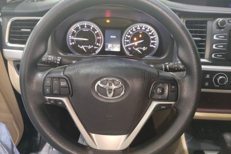 Used Toyota Highlander 2017 2.0T Four-Wheel Drive Elite Edition 7-Seater Steering Wheel