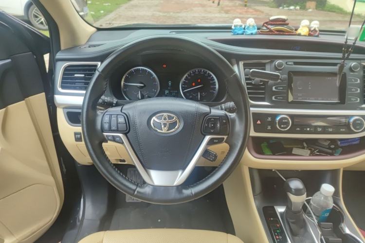 Used Toyota Highlander 2017 2.0T Four-Wheel Drive Luxury Edition 7 Seats Steering Wheel