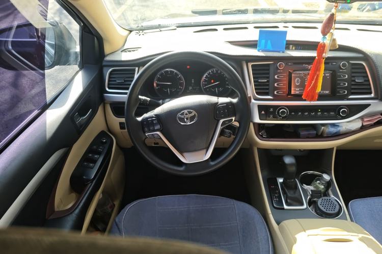 Used Toyota Highlander 2017 2.0T Two-Wheel Drive Elite Edition 5 Seats Steering Wheel