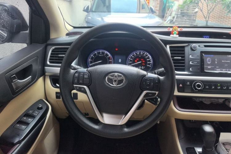 Used Toyota Highlander 2017 2.0T Two-Wheel Drive Elite Edition 5 Seats Steering Wheel