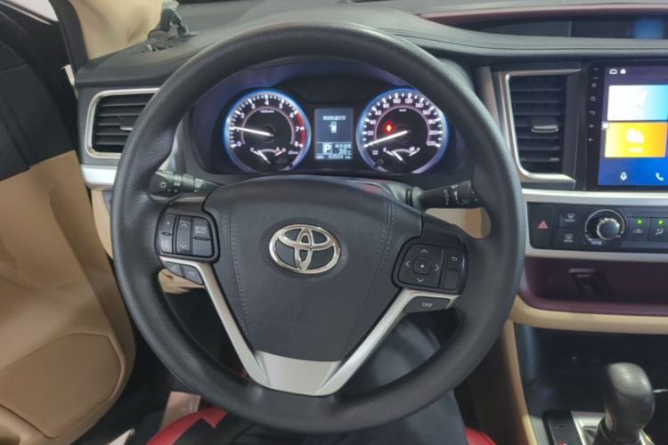 Used Toyota Highlander 2017 2.0T Two-Wheel Drive Elite Edition 5 Seats Steering Wheel