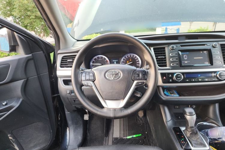 Used Toyota Highlander 2017 2.0T Four-Wheel Drive Luxury Edition 7 Seats Steering Wheel
