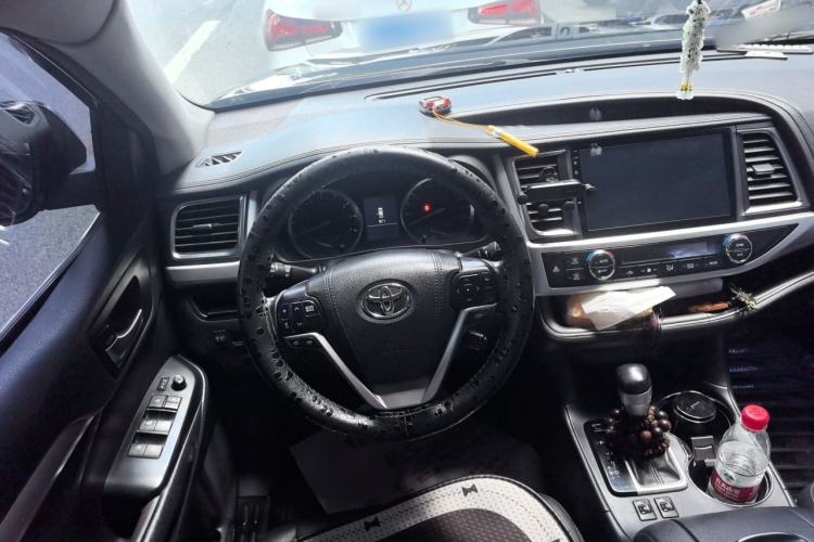 Used Toyota Highlander 2017 2.0T Four-Wheel Drive Luxury Edition 7 Seats Steering Wheel
