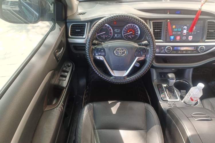 Used Toyota Highlander 2017 2.0T Four-Wheel Drive Black Edition Limited Model Steering Wheel