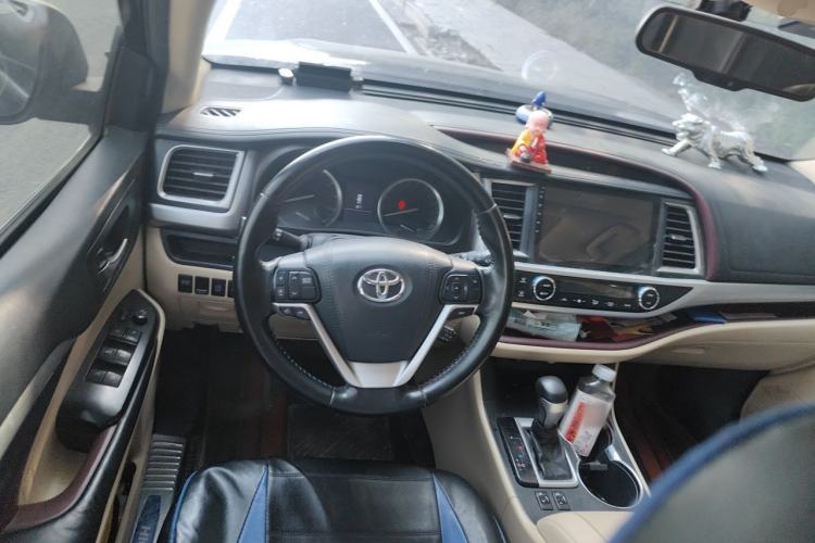 Used Toyota Highlander 2017 2.0T Four-Wheel Drive Luxury Edition 7 Seats Steering Wheel