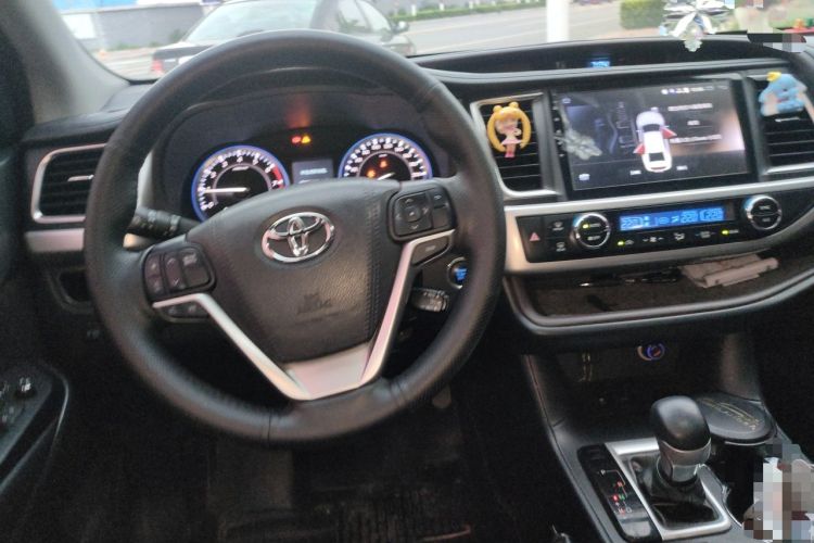 Used Toyota Highlander 2017 2.0T Two-Wheel Drive Luxury Edition 7 Seats Steering Wheel