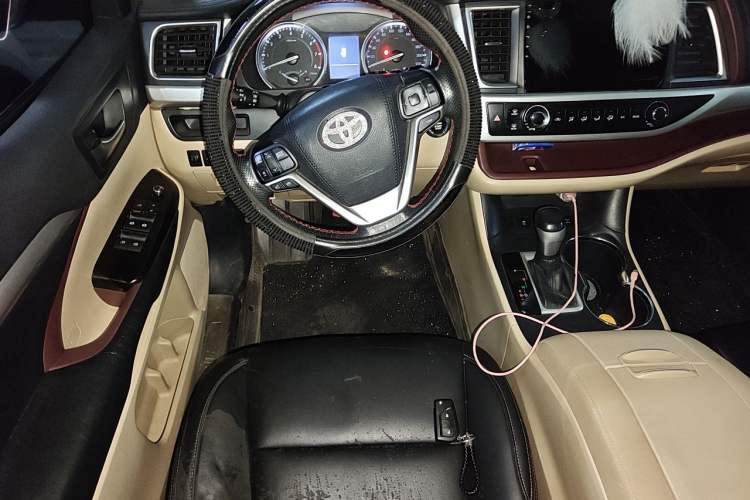 Used Toyota Highlander 2017 2.0T Four-Wheel Drive Elite Edition 7-Seater Steering Wheel