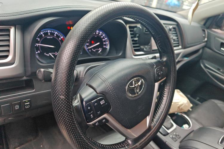 Used Toyota Highlander 2017 2.0T Four-Wheel Drive Luxury Edition 7 Seats Steering Wheel