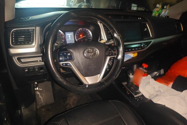 Used Toyota Highlander 2017 2.0T Four-Wheel Drive Black Edition Limited Model Steering Wheel