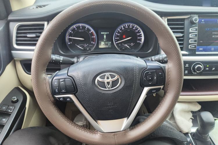 Used Toyota Highlander 2017 2.0T Two-Wheel Drive Elite Edition 5 Seats Steering Wheel