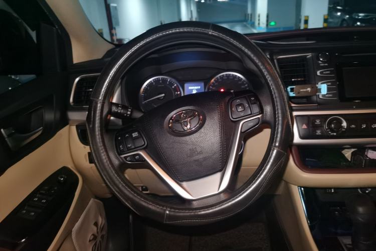Used Toyota Highlander 2017 2.0T Four-Wheel Drive Elite Edition 7-Seater Steering Wheel