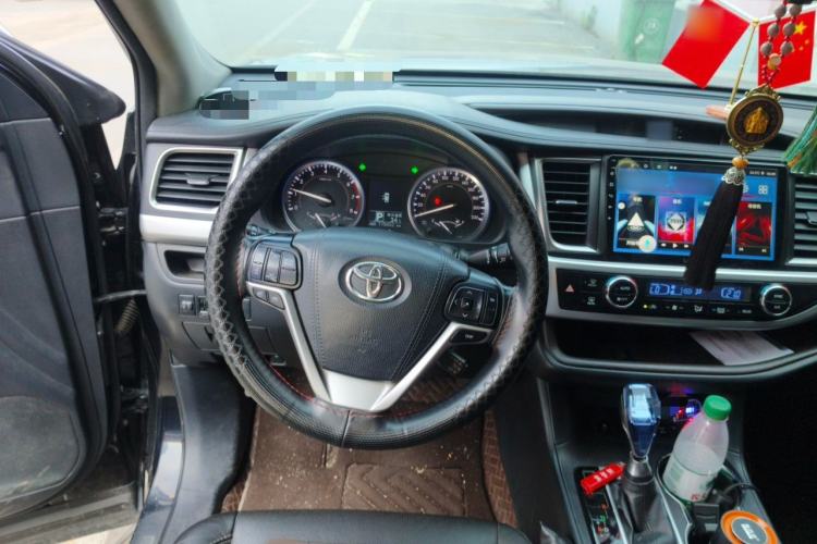 Used Toyota Highlander 2017 2.0T Four-Wheel Drive Luxury Edition 7 Seats Steering Wheel