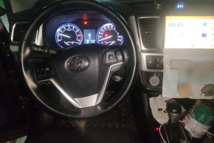Used Toyota Highlander 2017 2.0T Four-Wheel Drive Luxury Edition 7 Seats Steering Wheel