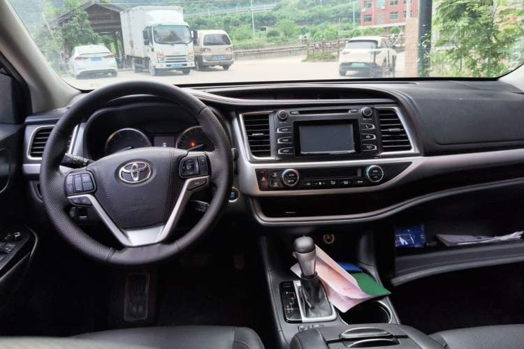 Used Toyota Highlander 2017 2.0T Four-Wheel Drive Luxury Edition 7 Seats Steering Wheel