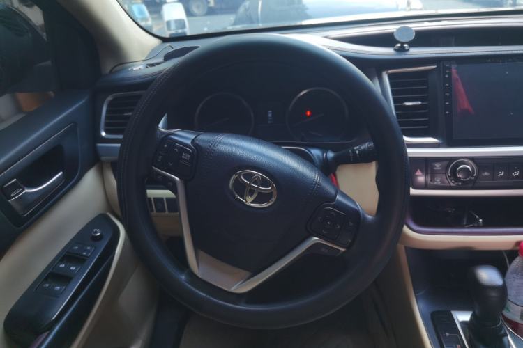 Used Toyota Highlander 2017 2.0T Two-Wheel Drive Elite Edition 5 Seats Steering Wheel