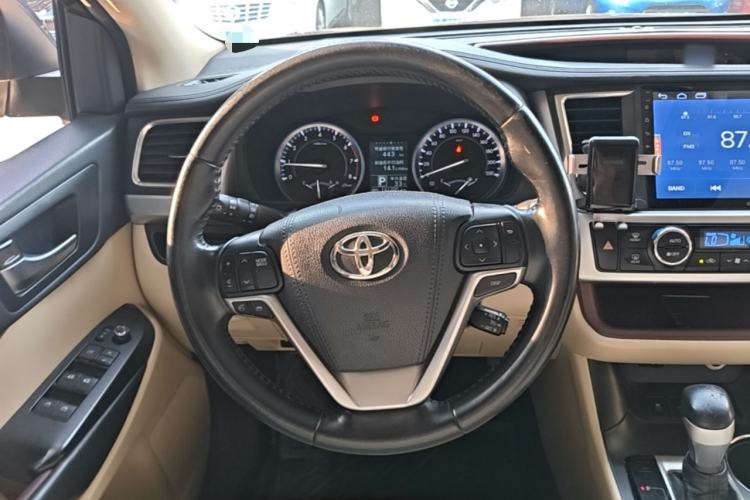 Used Toyota Highlander 2017 2.0T Four-Wheel Drive Luxury Edition 7 Seats Steering Wheel