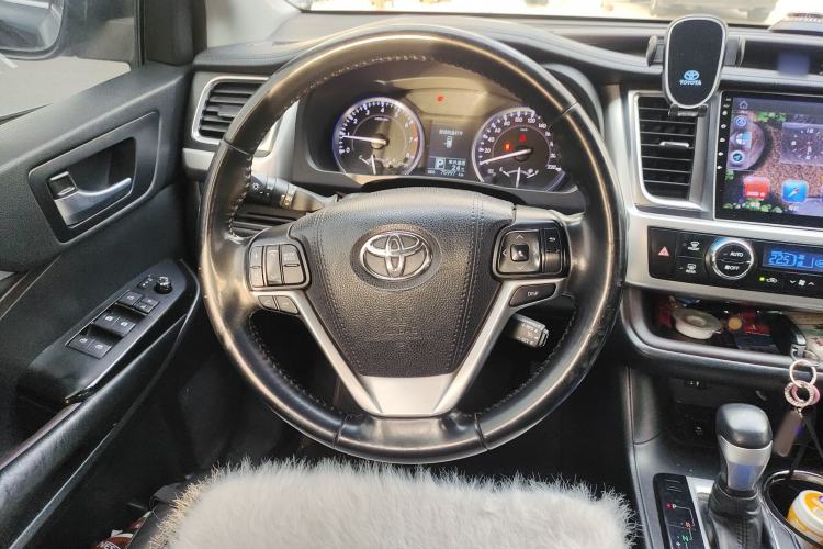 Used Toyota Highlander 2017 2.0T Four-Wheel Drive Black Edition Limited Model Steering Wheel