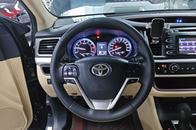 Used Toyota Highlander 2017 2.0T Four-Wheel Drive Elite Edition 7-Seater Steering Wheel