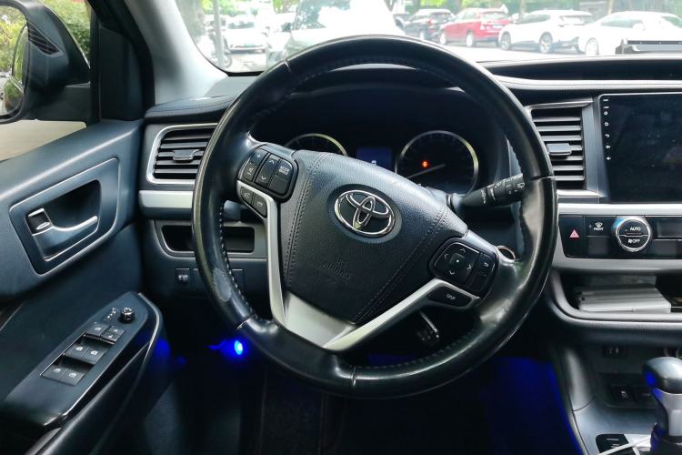 Used Toyota Highlander 2017 2.0T Four-Wheel Drive Black Edition Limited Model Steering Wheel