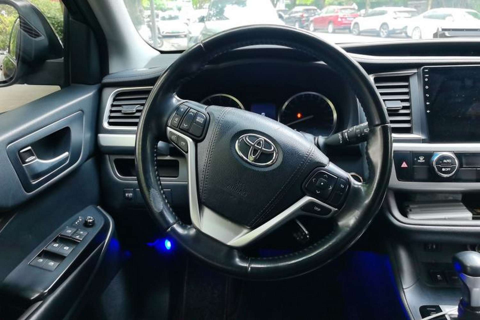 Used Toyota Highlander 2017 2.0T Four-Wheel Drive Black Edition Limited Model Steering Wheel