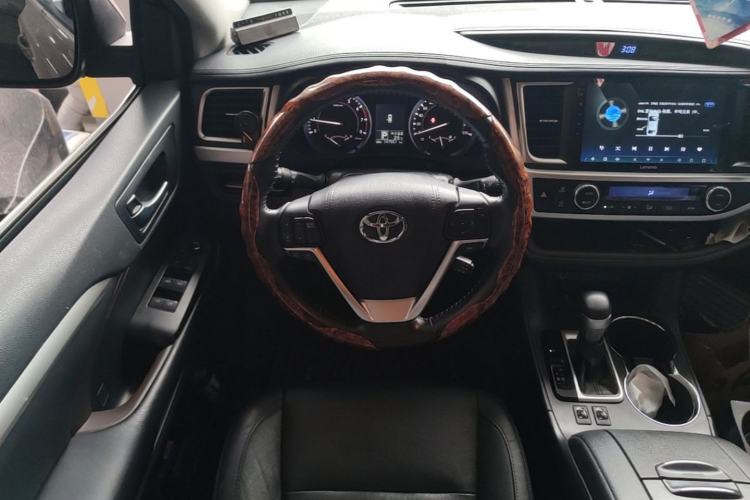 Used Toyota Highlander 2017 2.0T Four-Wheel Drive Luxury Edition 7 Seats Steering Wheel