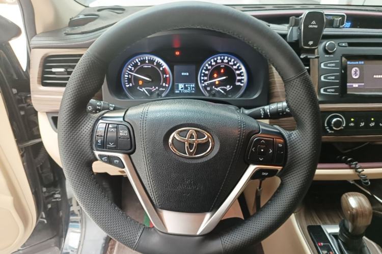 Used Toyota Highlander 2017 2.0T Two-Wheel Drive Elite Edition 5 Seats Steering Wheel