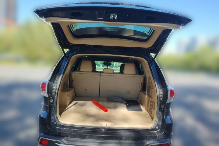 Used Toyota Highlander 2017 2.0T Four-Wheel Drive Elite Edition 7-Seater Trunk