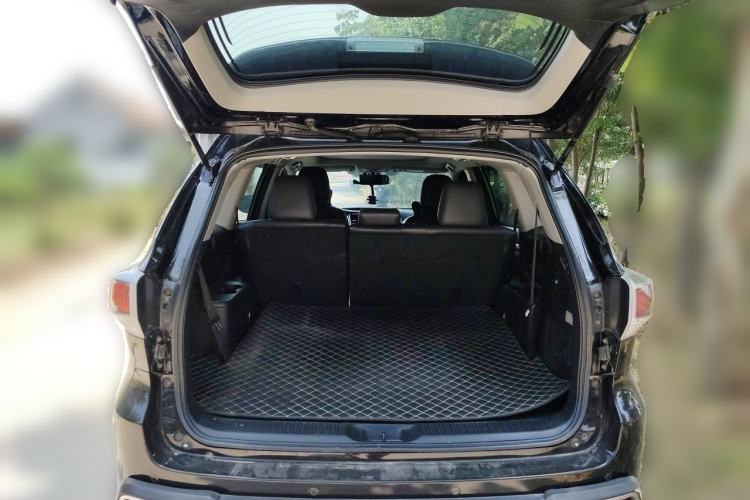 Used Toyota Highlander 2017 2.0T Two-Wheel Drive Luxury Edition 7 Seats Trunk
