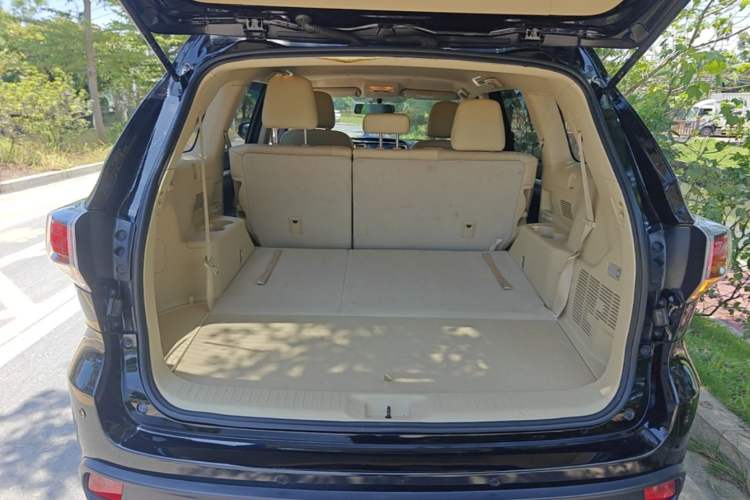 Used Toyota Highlander 2017 2.0T Four-Wheel Drive Elite Edition 7-Seater Trunk