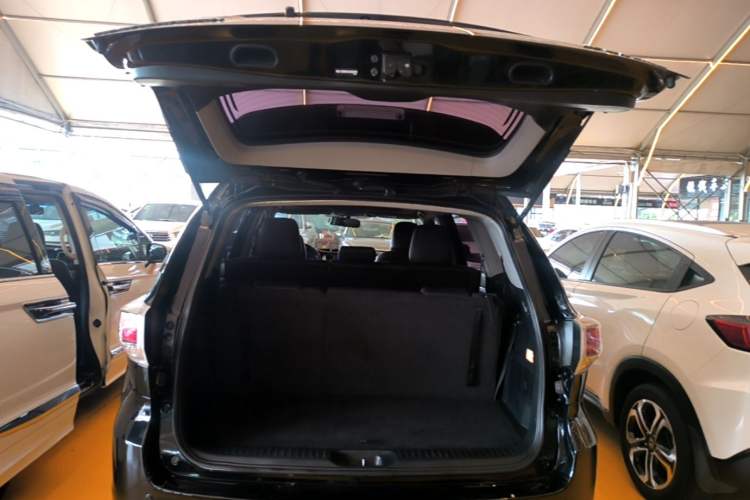 Used Toyota Highlander 2017 2.0T Four-Wheel Drive Luxury Edition 7 Seats Trunk
