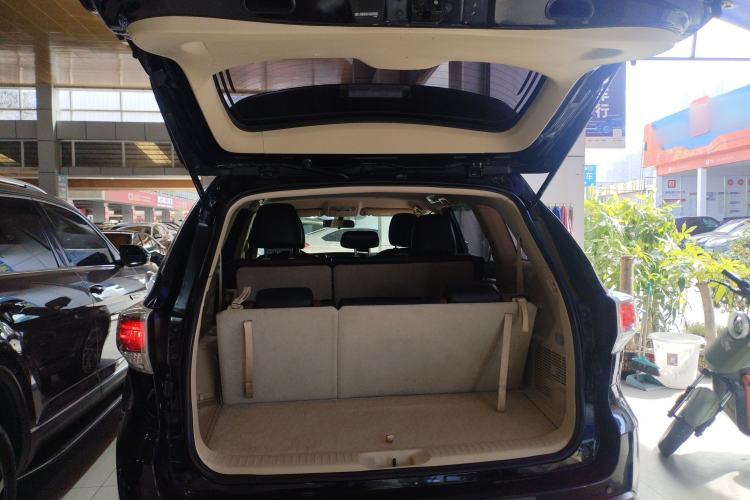 Used Toyota Highlander 2017 2.0T Four-Wheel Drive Elite Edition 7-Seater Trunk