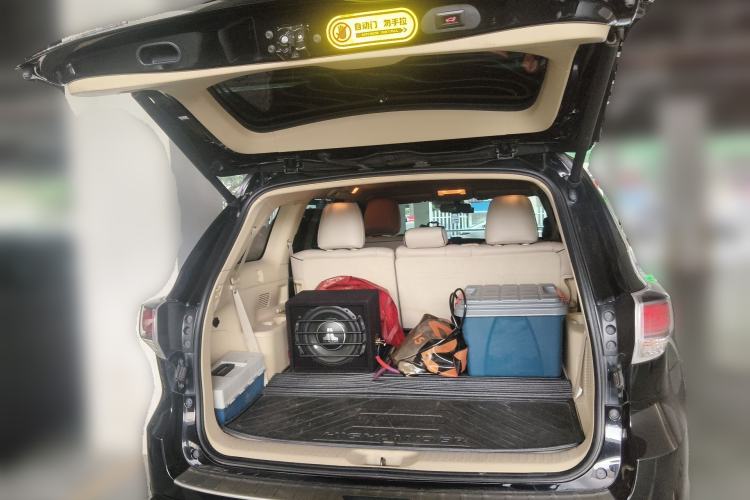 Used Toyota Highlander 2017 2.0T Four-Wheel Drive Elite Edition 7-Seater Trunk