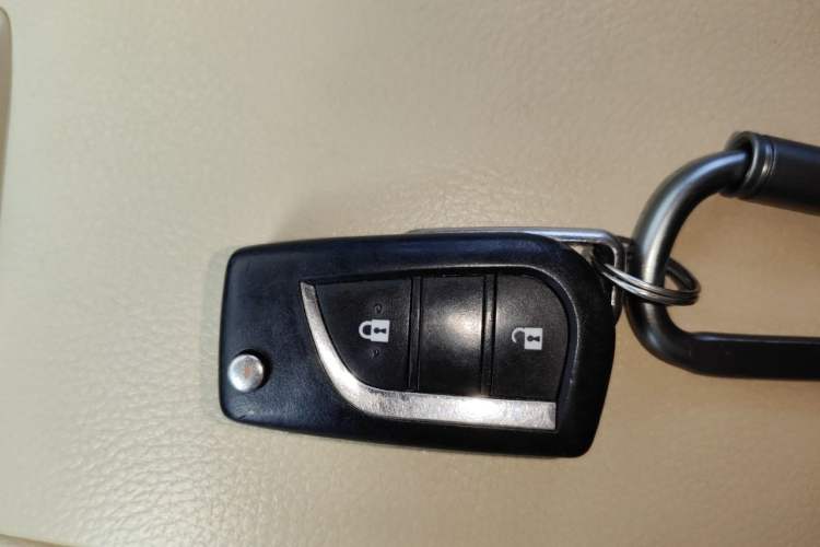 Used Toyota Highlander 2017 2.0T Four-Wheel Drive Elite Edition 7-Seater Vehicle Key