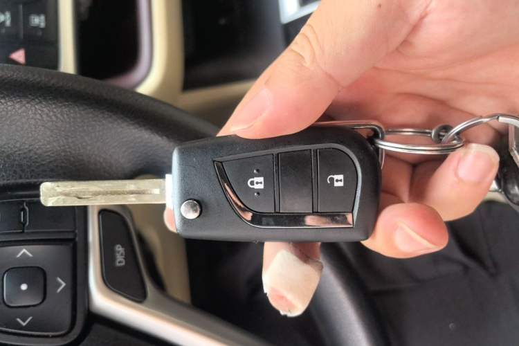 Used Toyota Highlander 2017 2.0T Two-Wheel Drive Elite Edition 5 Seats Vehicle Key