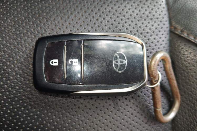 Used Toyota Highlander 2017 2.0T Four-Wheel Drive Luxury Edition 7 Seats Vehicle Key