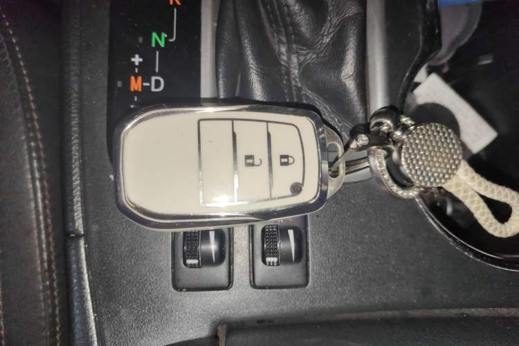 Used Toyota Highlander 2017 2.0T Two-Wheel Drive Luxury Edition 7 Seats Vehicle Key