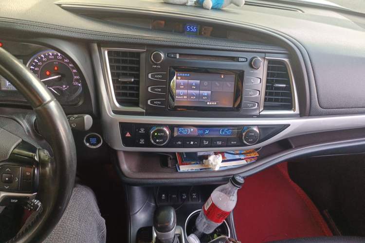 Used Toyota Highlander 2017 2.0T Four-Wheel Drive Luxury Edition 7 Seats Audio And AC Panel