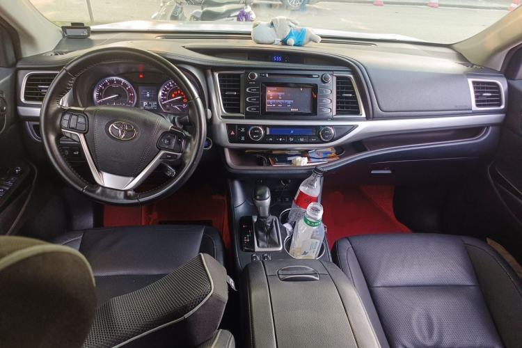 Used Toyota Highlander 2017 2.0T Four-Wheel Drive Luxury Edition 7 Seats Center Console