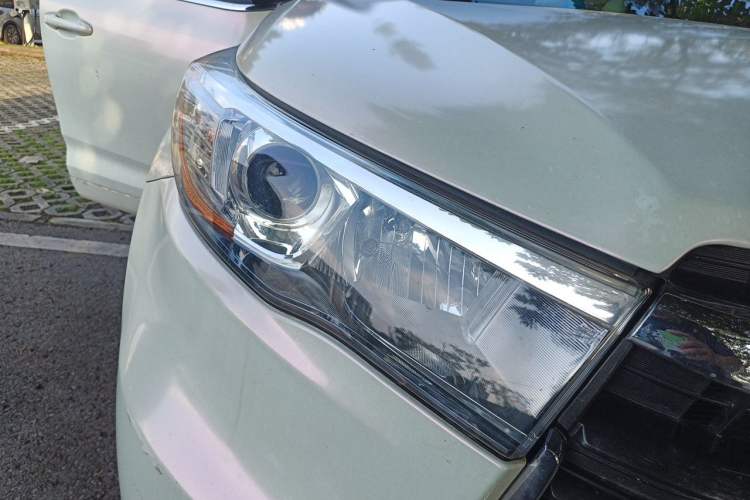 Used Toyota Highlander 2017 2.0T Four-Wheel Drive Luxury Edition 7 Seats Right Front Headlight