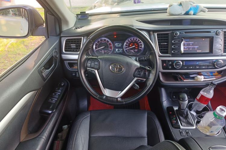 Used Toyota Highlander 2017 2.0T Four-Wheel Drive Luxury Edition 7 Seats Steering Wheel