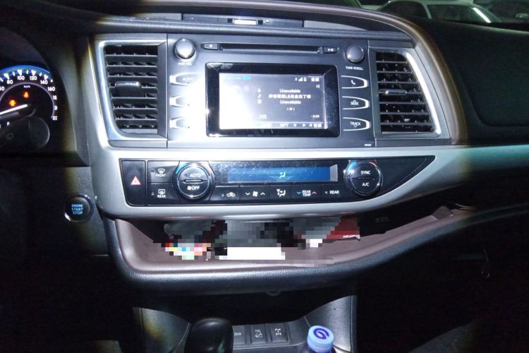 Used Toyota Highlander 2017 2.0T Four-Wheel Drive Luxury Edition 7 Seats Audio And AC Panel