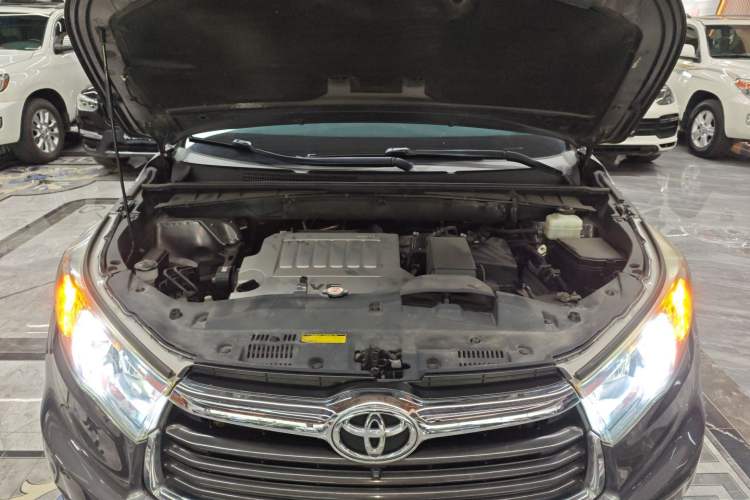 Used Toyota Highlander 2017 3.5L 4x4 Elite Edition 7-Seater Engine Bay
