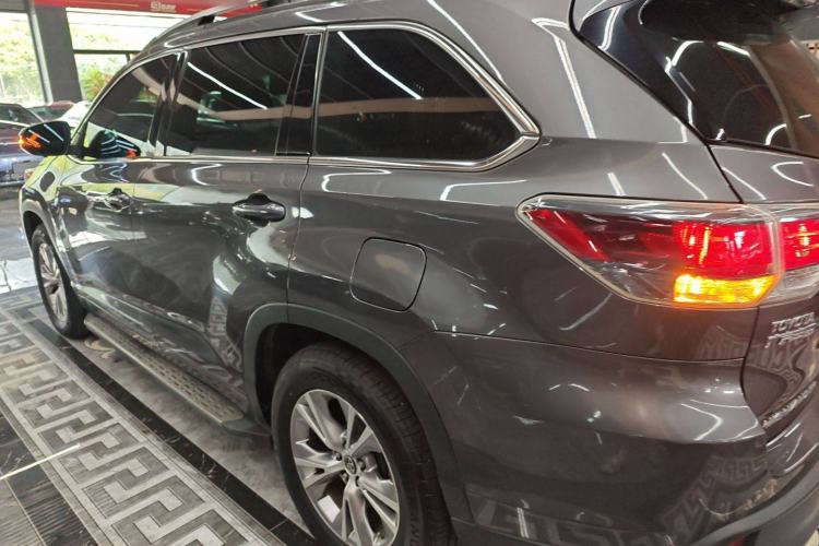Used Toyota Highlander 2017 3.5L 4x4 Elite Edition 7-Seater Exterior 1