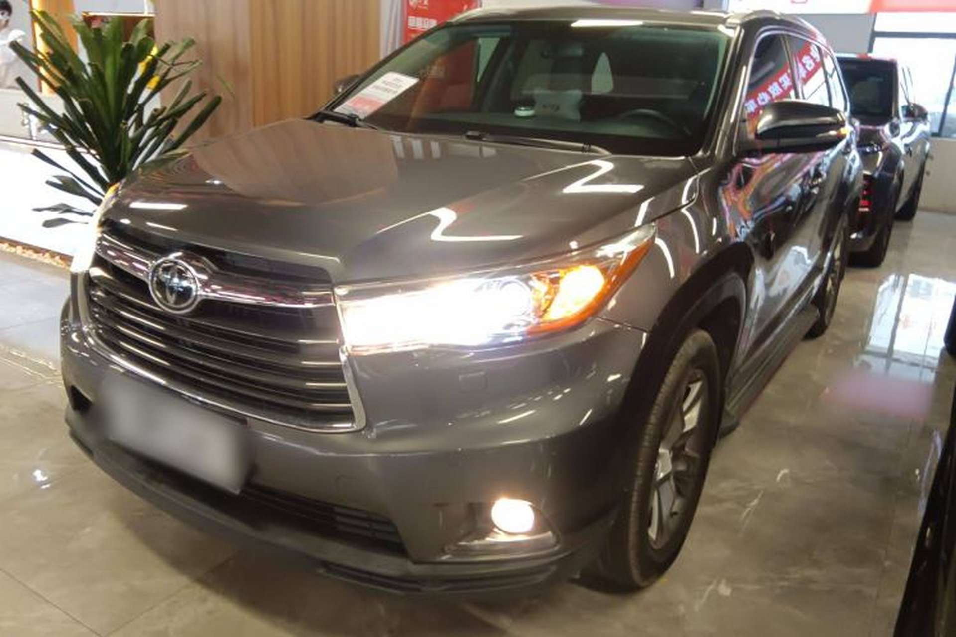 Used Toyota Highlander 2017 2.0T Four-Wheel Drive Ultimate Edition 7 Seats Front Left 45 Deg