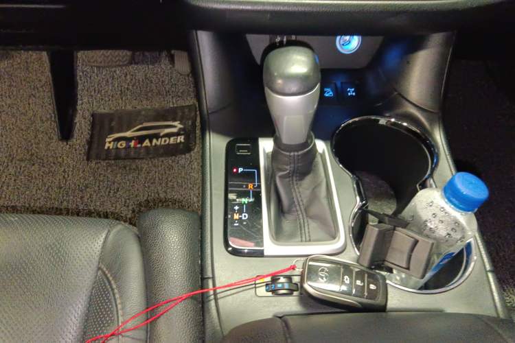 Used Toyota Highlander 2017 2.0T Four-Wheel Drive Ultimate Edition 7 Seats Gear Lever