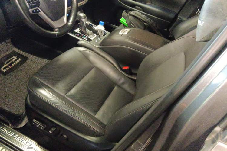 Used Toyota Highlander 2017 2.0T Four-Wheel Drive Ultimate Edition 7 Seats Left Front Seat