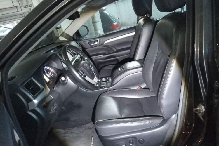 Used Toyota Highlander 2017 2.0T Four-Wheel Drive Luxury Edition 7 Seats Left Front Seat