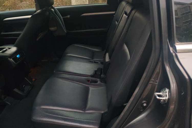 Used Toyota Highlander 2017 2.0T Four-Wheel Drive Luxury Edition 7 Seats Left Rear Seat