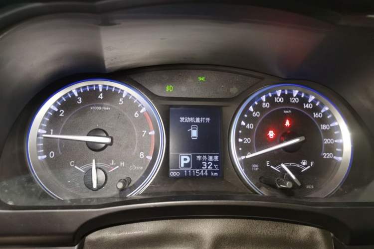 Used Toyota Highlander 2017 2.0T Two-Wheel Drive Luxury Edition 7 Seats Odometer Close Up